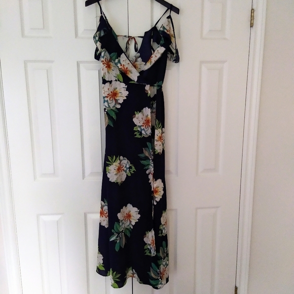 Floral Cold Shoulder Maxi Wrap Dress - Picture 5 of 7